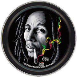 Portrair de Bob Marley avec un joint